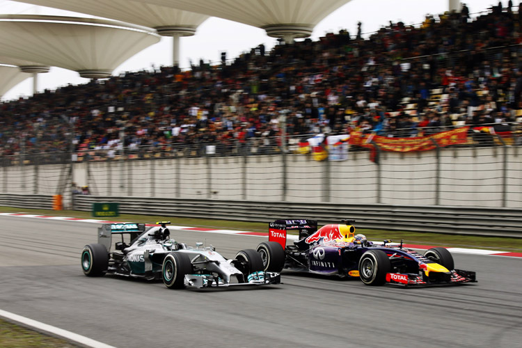 Nico Rosberg kämpfte sich in China an Formel-1-Weltmeister Sebastian Vettel vorbei auf Platz 2