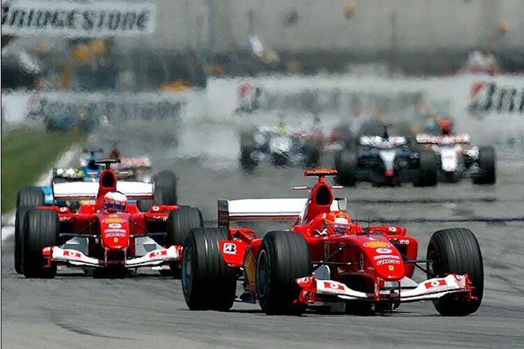 Michael Schumacher vor Rubens Barrichello, die übliche Reihenfolge