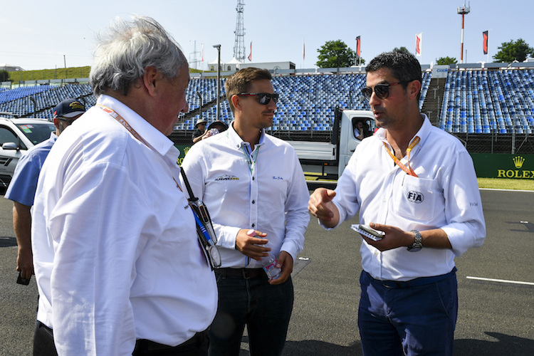 Der abgesetzte Formel-1-Rennleiter Michael Masi (rechts)