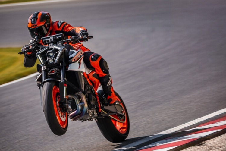 KTM 990 Duke R: Der Bestrafer im Dienste des Scharfschützen