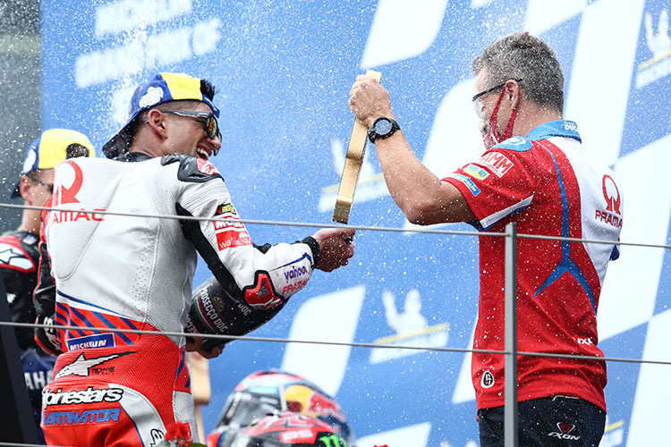 Steiermark-GP 2021: Guidotti feiert mit Sieger Jorge Martin (Pramac Ducati)