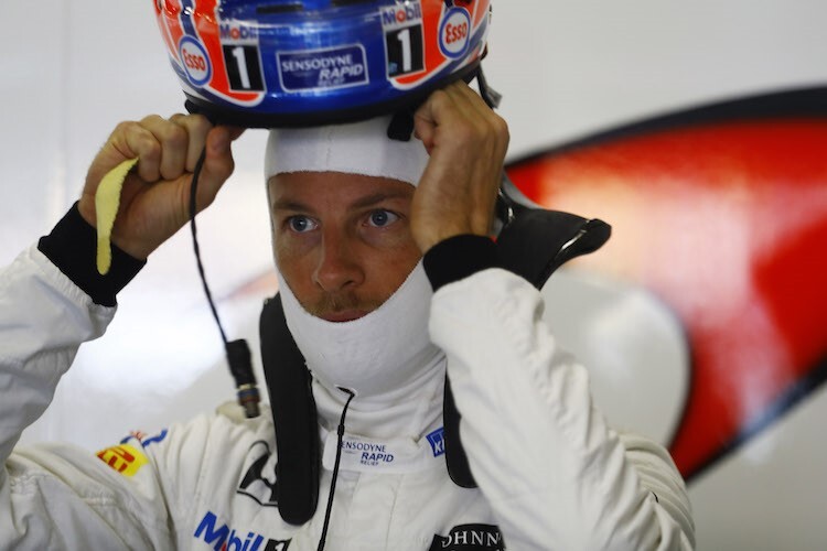Jenson Button kann heute den Helm wieder aufsetzen