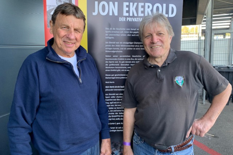 Die Grand Prix-Sieger Jon Ekerold (links) und Martin Wimmer bei der Hockenheim Classic 