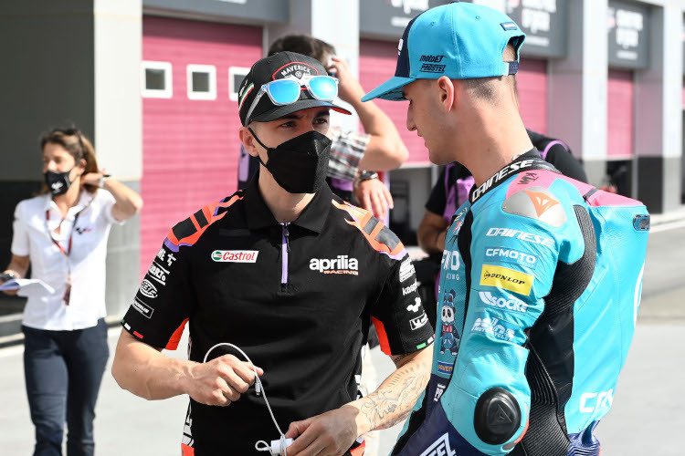 CFMOTO-Pilot Xavier Artigas (rechts) ist zum Beispiel schon größer als MotoGP-Pilot Maverick Viñales
