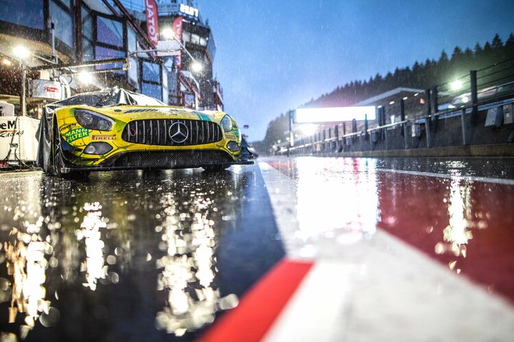 Keine Rennaction: Geparkter Mercedes-AMG GT3 in der Boxengasse von Spa-Francorchamps