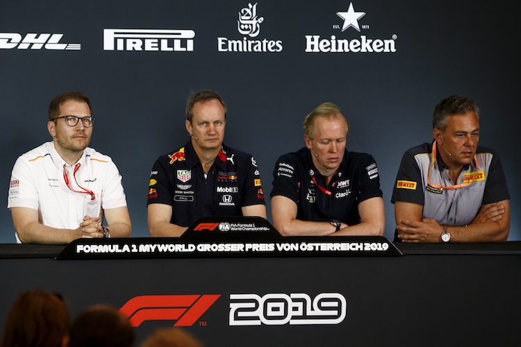 Andreas Seidl (McLaren), Paul Monaghan (Red Bull Racing), Andrew Green (Racing Point) und Mario Isola (Pirelli)