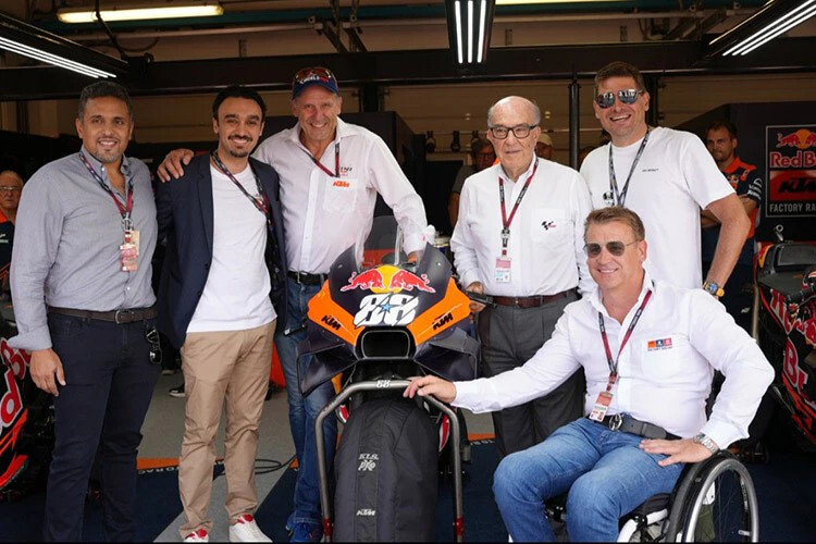 Misano: Die Prinzen Prince Khalid bin Sultan und Abdul Aziz, Kinigader, Ezpeleta, Jan Ullrich und Pit Beirer