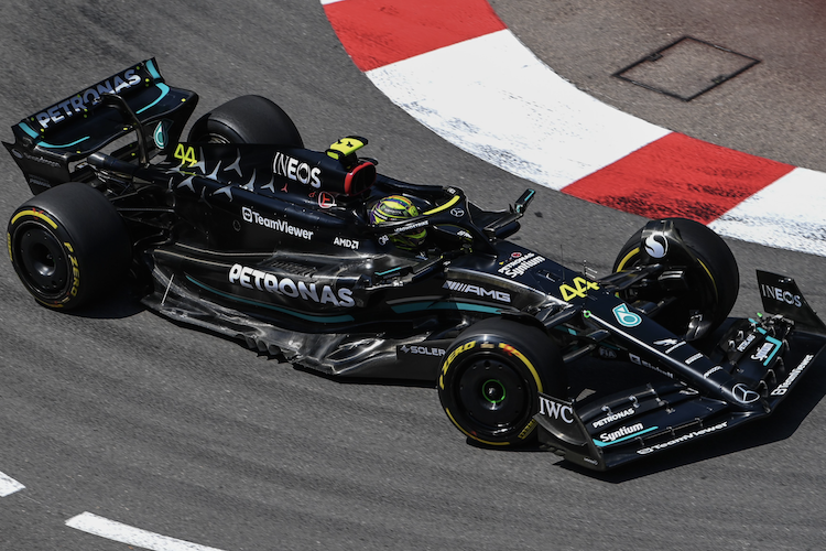 Lewis Hamilton im verbesserten Mercedes-Rennwagen