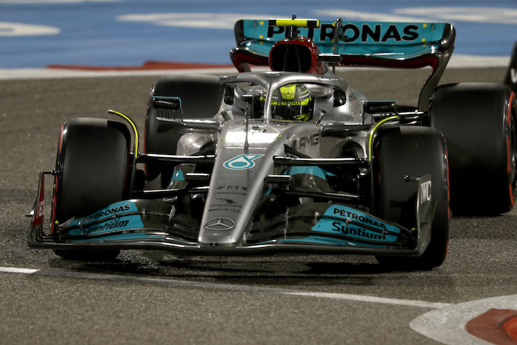 Mercedes-Star Lewis Hamilton kam auf den Geraden wegen des grossen Heckflügels nicht auf Touren