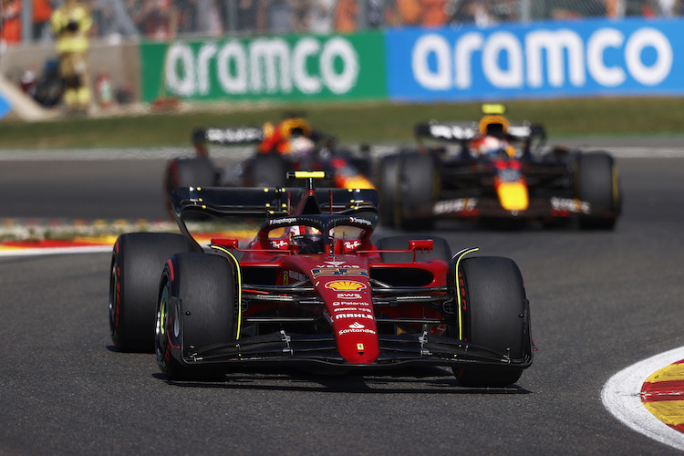 Sainz konnte die Red Bull Racing-Renner nicht hinter sich halten