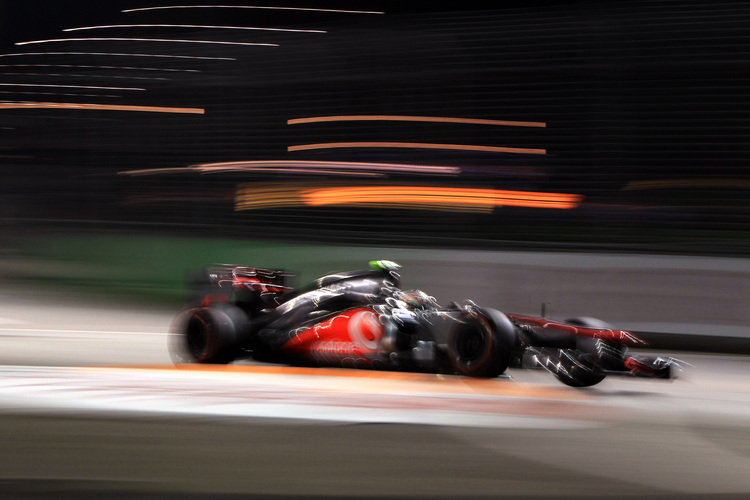 Lewis liess den McLaren tüchtig fliegen