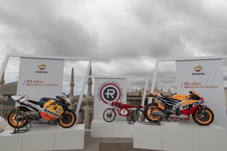 Die Repsol-Honda-Bikes von Doohan und Márquez sind Teil der Ausstellung