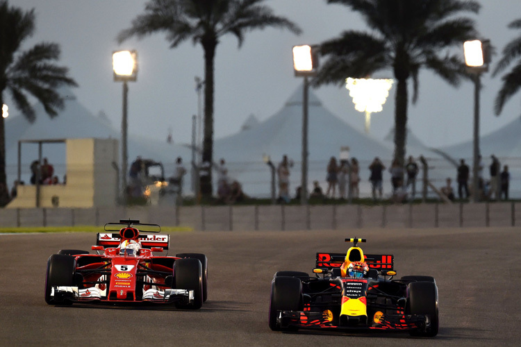 Sebstian Vettel neben Max Verstappen