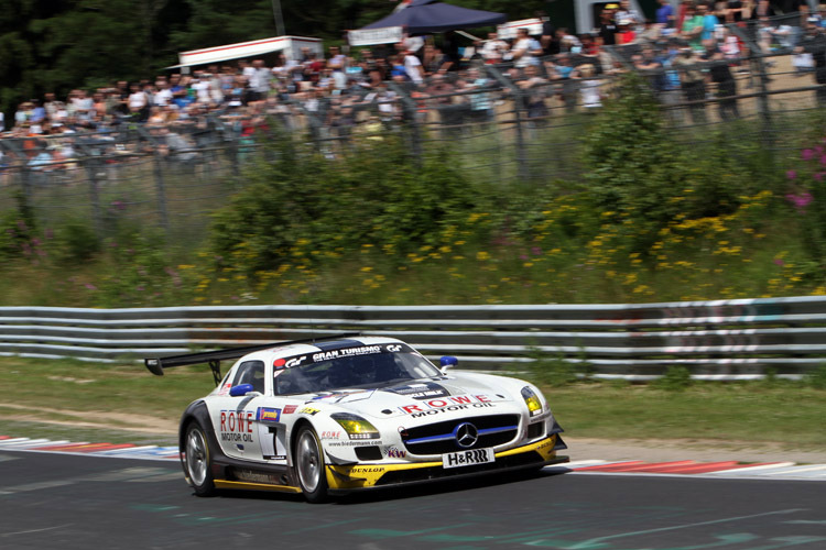 Die Rowe-Racing Mannschaft holte den ersten Mercedes Sieg 2012