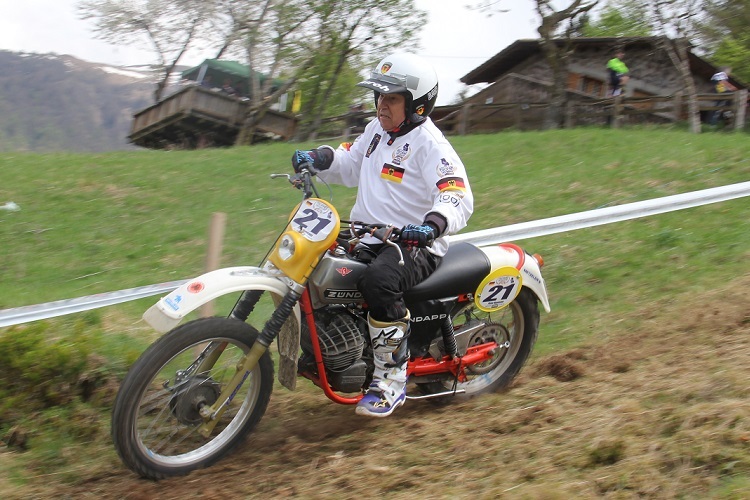 Peter Neumann auf Zündapp GS fuhr in der Klasse bis 100 ccm