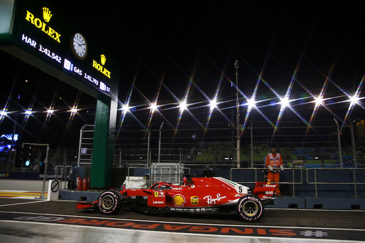Da war die Welt für Sebastian Vettel noch in Ordnung – doch der Trainingsfreitag endete nicht nach Wunsch