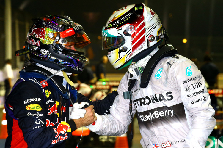 Sebastian Vettel gratuliert Lewis Hamilton zum Sieg in Singapur