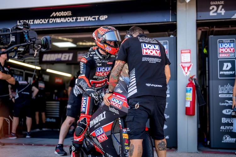 Zeittraining-Sepang-Ansage-von-WM-Leader-Gonzalez