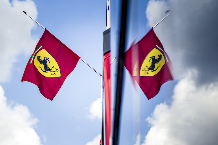 Bei Ferrari weht die Flagge auf Halbmast