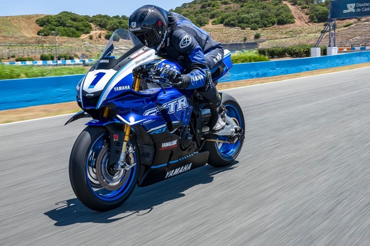 Yamaha R1 GYTR: Käufliches, nach Superstock-Reglement aufgebautes Rundstrecken-Motorrad