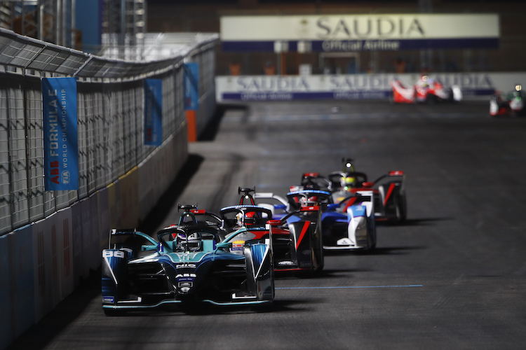 Die Formel E trug in Saudi-Arabien den Saisonstart aus