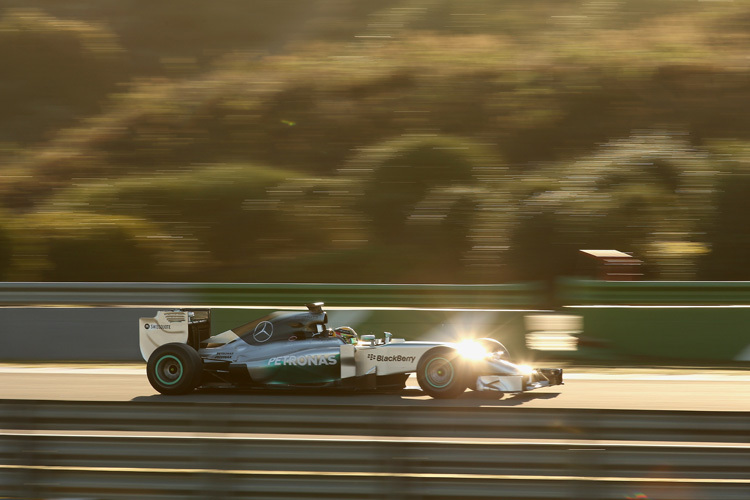 Lewis Hamilton glänzt im Mercedes