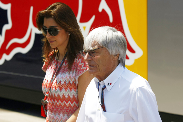 Bernie Ecclestone mit brasilianischer Herzdame