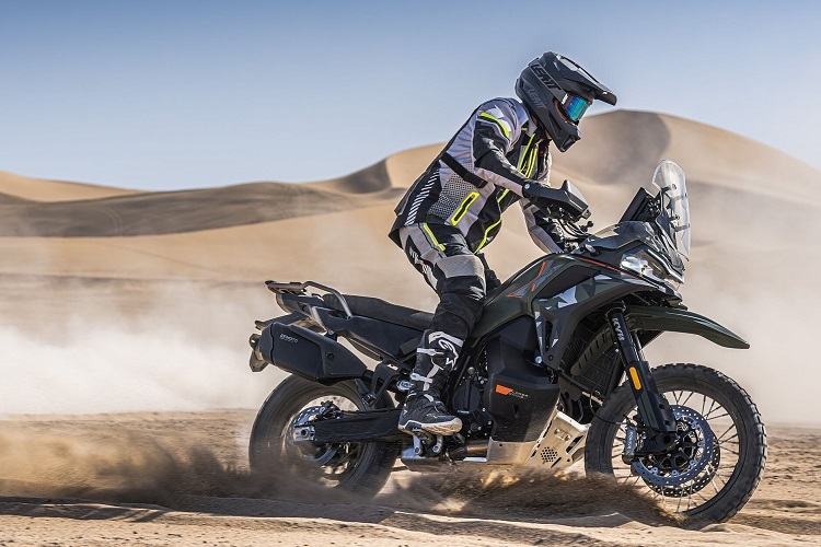 Reise-Enduro mit dem 990er Motor: Mit der 1000MT-X ist CFMoto KTM zuvor gekommen