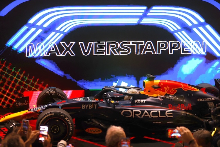 Max Verstappen gewinnt das Rennen