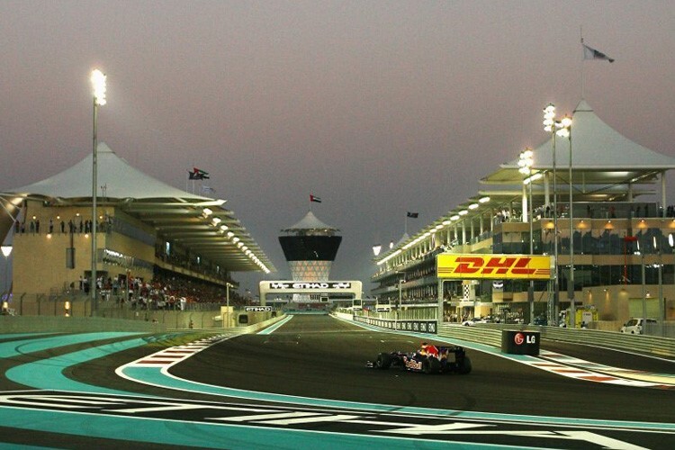 Abendstimmung auf dem Yas Marina Circuit in Abu Dhabi