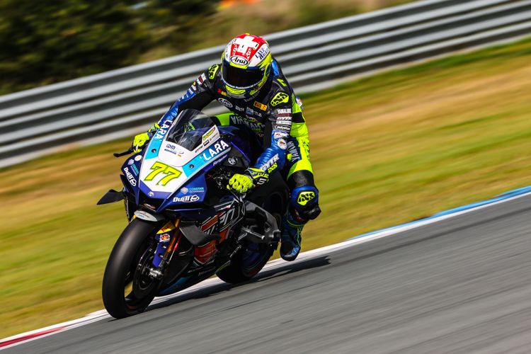 WorldSBK-Pilot Aegerter amüsiert sich beim IDM-Besuch in Assen