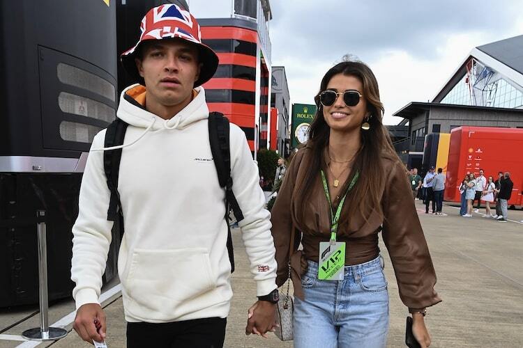 McLaren-Fahrer Lando Norris und seine Freundin Luisinha Barosa Oliveira in Silverstone