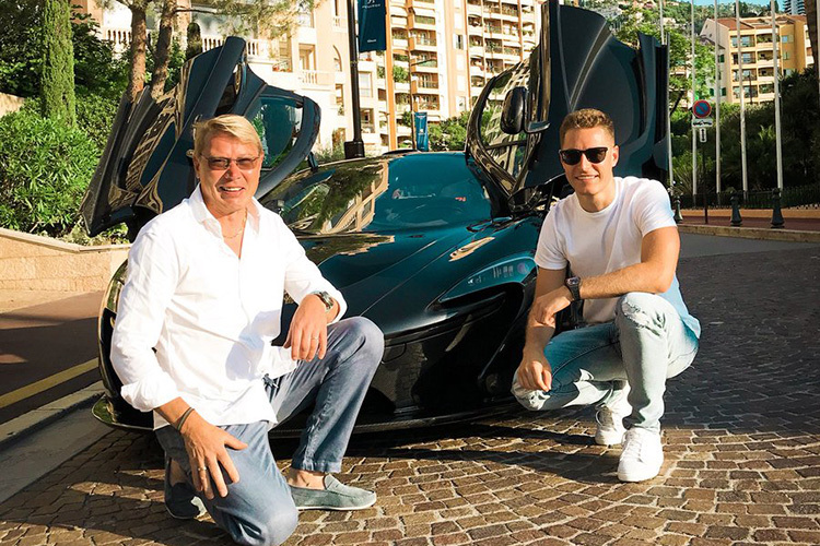 Mika Häkkinen in Monaco mit Stoffel Vandoorne