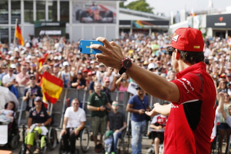 Fernando Alonso & Fans