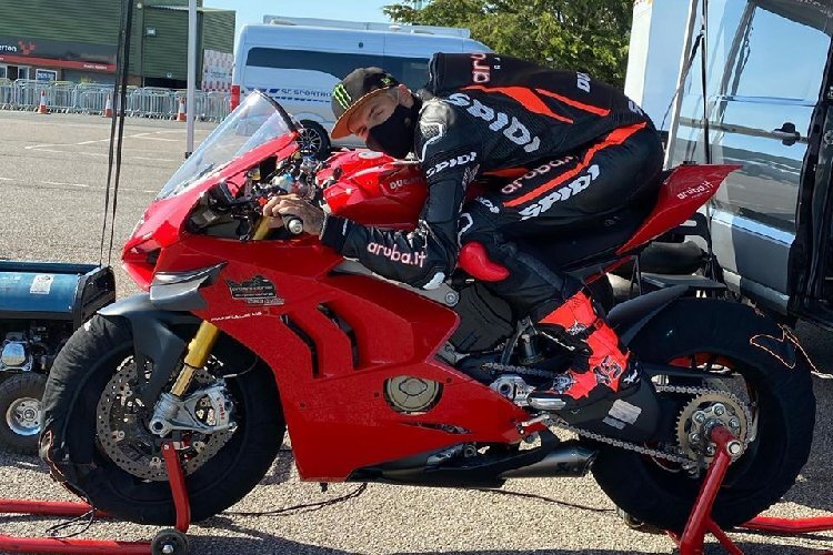 Scott Redding trug seine Aruba Ducati-Lederkombi von den Wintertests