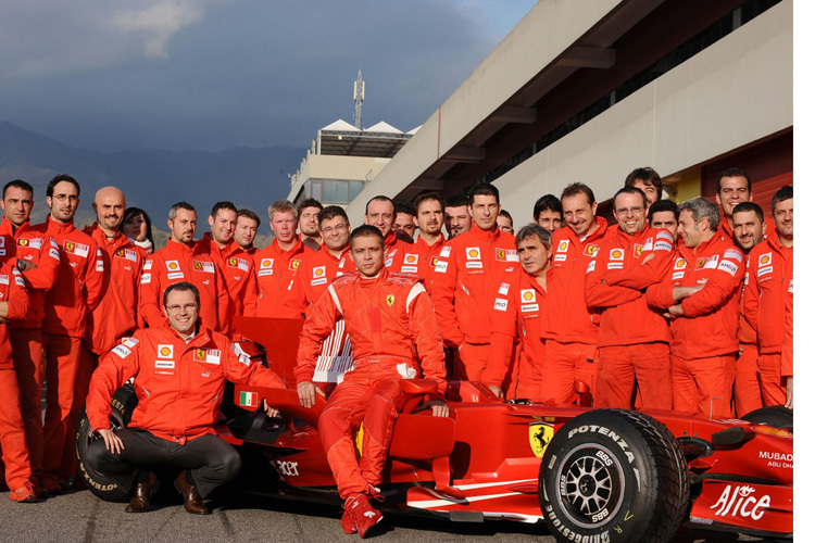 Valentino Rossi und die Ferrari-Truppe.