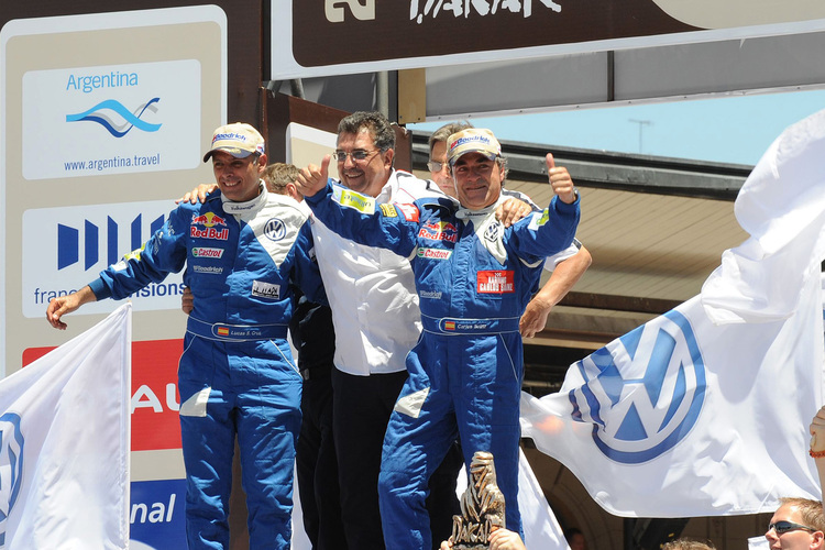 Sainz freut sich über seinen ersten Dakar-Sieg