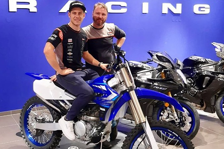 Marcel Schrötter freute sich über die nagelneue 450er-Yamaha von Yamaha Austria-Boss Mandy Kainz 