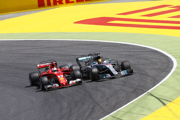 Lewis Hamilton kam an Sebastian Vettel vorbei und feierte in Spanien seinen 55. GP-Sieg