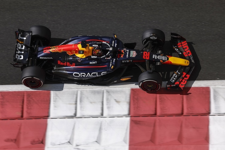 Yuki Tsunoda im Auto von Red Bull Racing