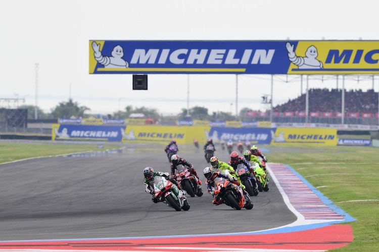 Johann Zarco überholt Pedro Acosta: LCR-Honda jubelt