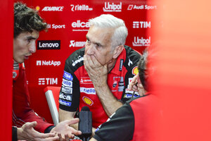 Ducati-Teammanager Davide Tardozzi (re.) mit Marc Marquez)