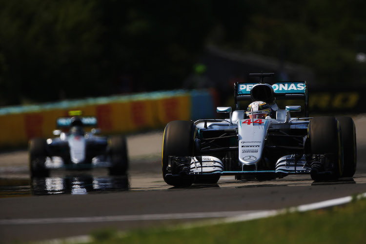 Lewis Hamilton vor Nico Rosberg