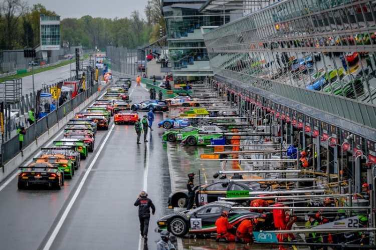 2019 war die Boxengasse der Blancpain GT Series in Monza noch voll