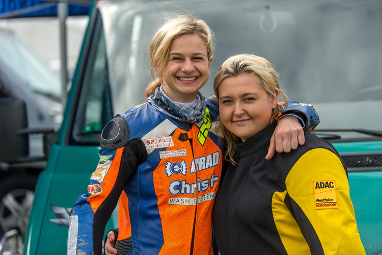 Janina Würterle (l.) und Julia Starke gewannen den Bahnpokal