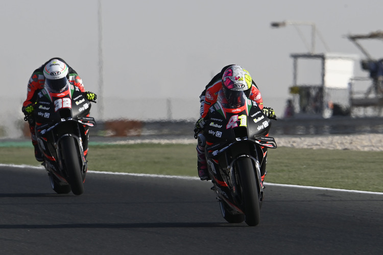 Aleix Espargaró hat seinen Teamkollegen Lorenzo Savadori beim ersten Rennen in Katar deutlich distanziert
