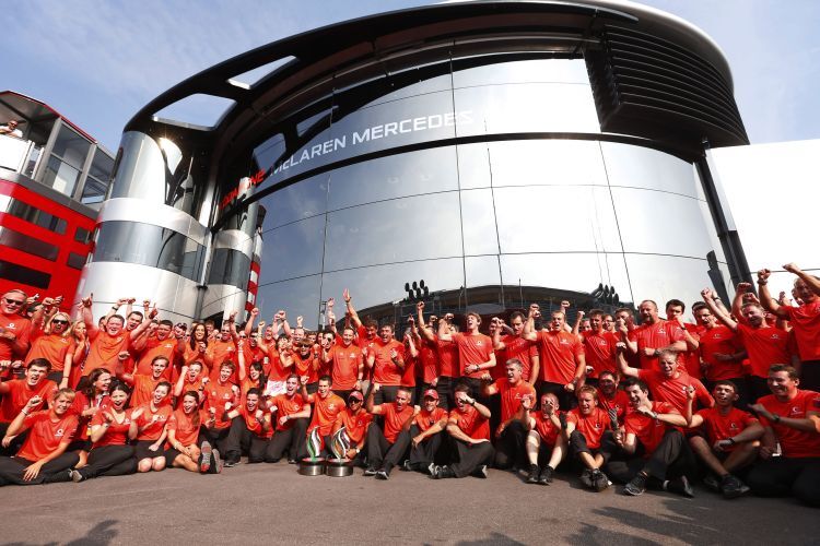 McLaren präsentierte sich wieder in Siegerfarben