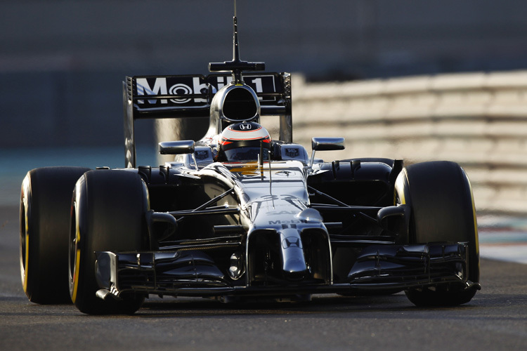 Testfahrer Stoffen Vandoorne im McLaren-Honda-Versuchsträger in Abu Dhabi