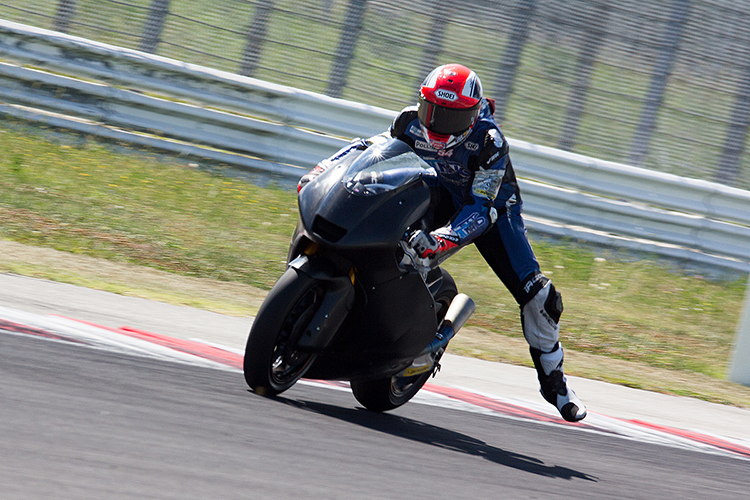 Mattia Pasini auf der Moto2-Maschine von Suter in Misano