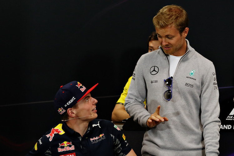 Nico Rosberg mit Max Verstappen